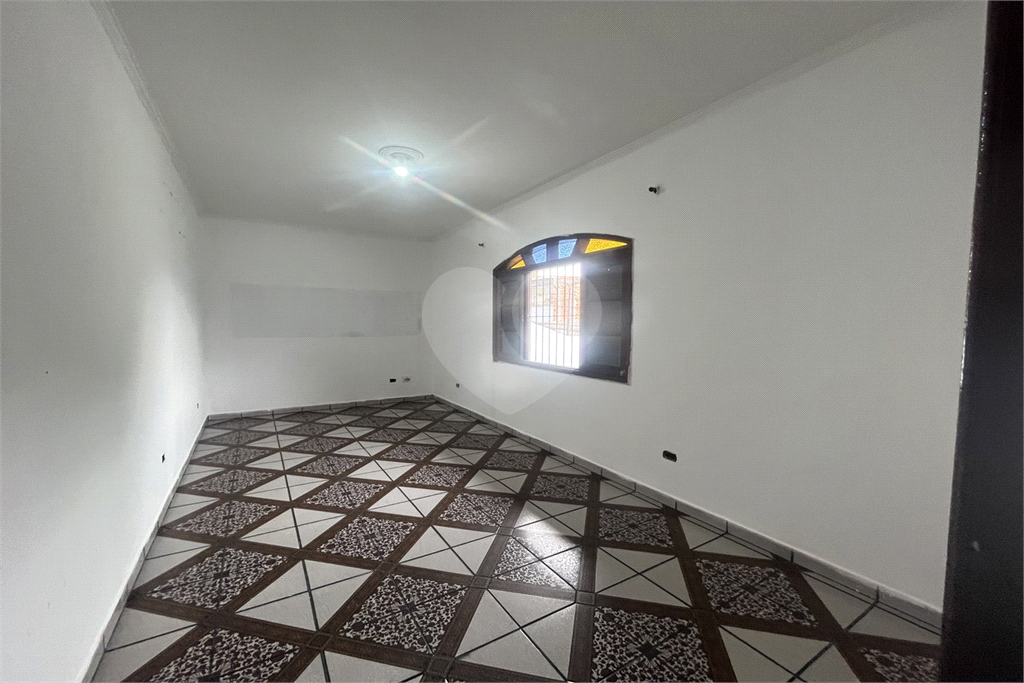 Sobrado residencial e comercial, com 3 vagas no Jardim Fontalis