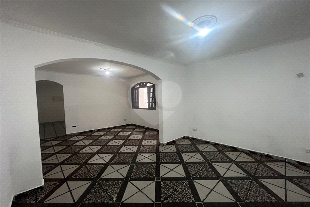 Sobrado residencial e comercial, com 3 vagas no Jardim Fontalis