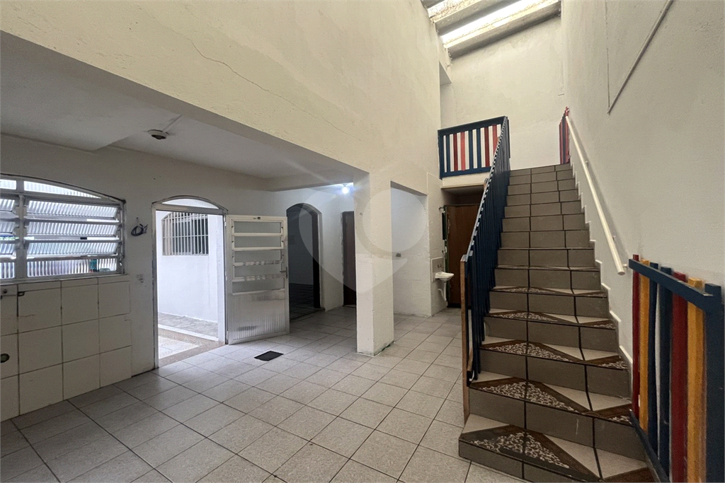 Sobrado residencial e comercial, com 3 vagas no Jardim Fontalis