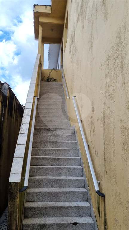 Sobrado a venda no Jardim Vila Real - Praia Grande - Porteira fechada.