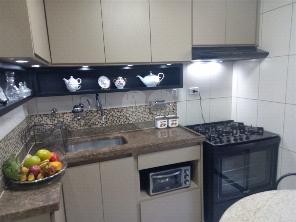 Apartamento à venda com 3 quartos, 82m² - Foto 13