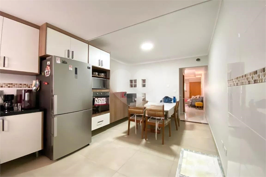 Sobrado 3 quartos, 1 suites e 2 Vagas de Garagem Parque São Domingos. 