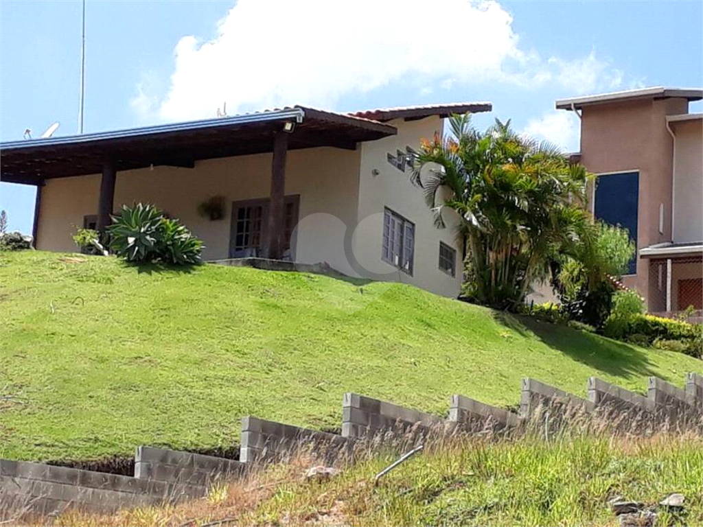 Casa de Condomínio à venda com 3 quartos, 190m² - Foto 1