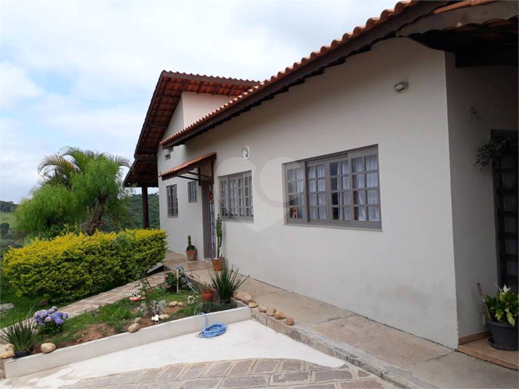 Casa de Condomínio à venda com 3 quartos, 190m² - Foto 2