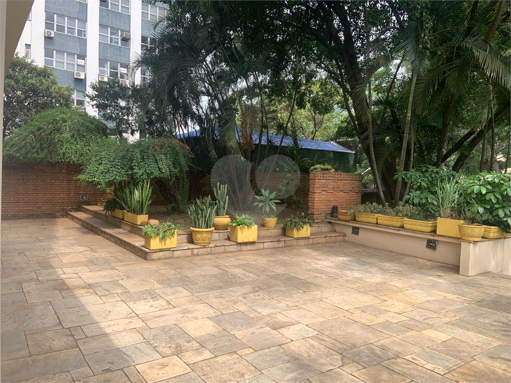 APARTAMENTO em JARDIM PAULISTA