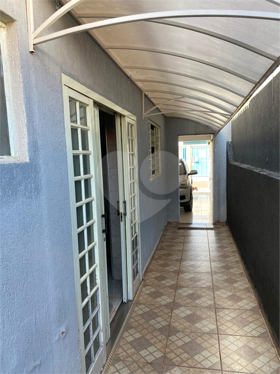 Casa à venda com 4 quartos, 220m² - Foto 12