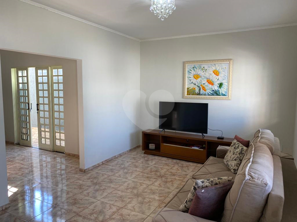 Casa à venda com 4 quartos, 220m² - Foto 19