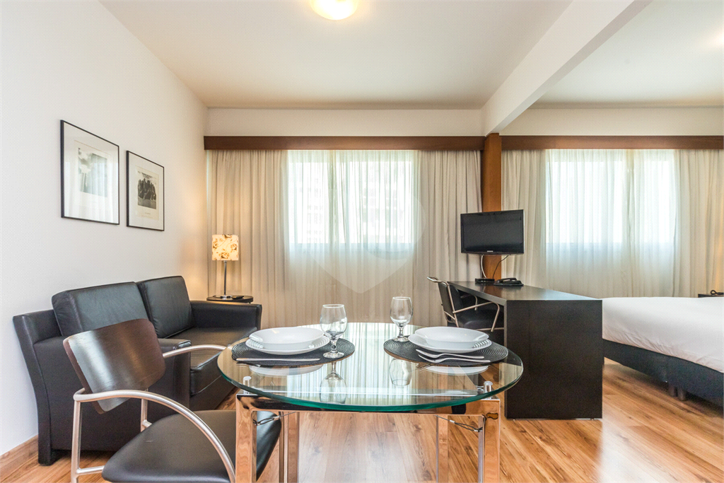 flat com 35m²  Rua Apeninos- Vila Mariana