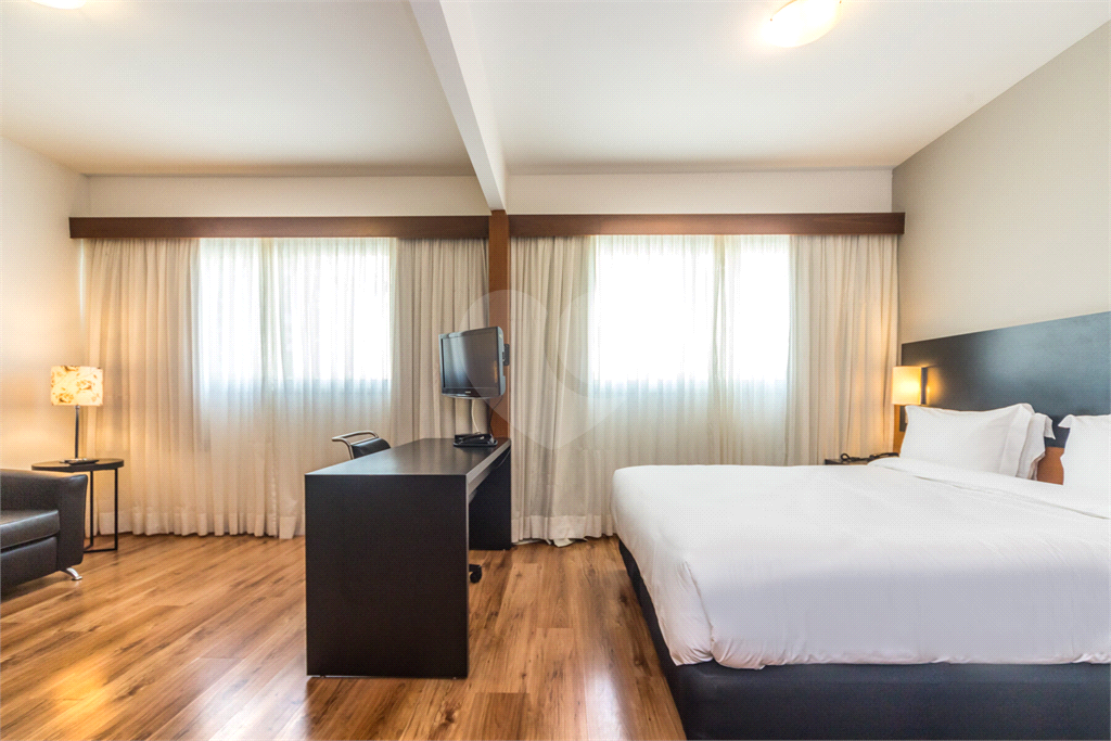 flat com 35m²  Rua Apeninos- Vila Mariana