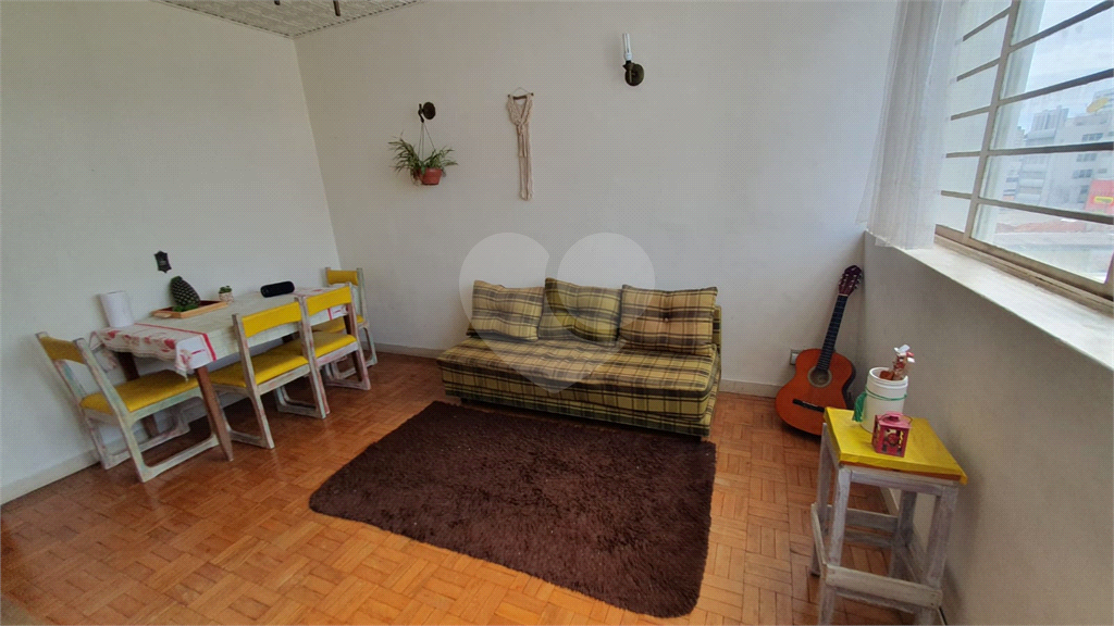 Apartamento à venda com 3 quartos, 75m² - Foto 1