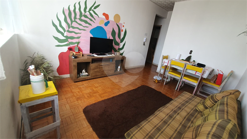 Apartamento à venda com 3 quartos, 75m² - Foto 2