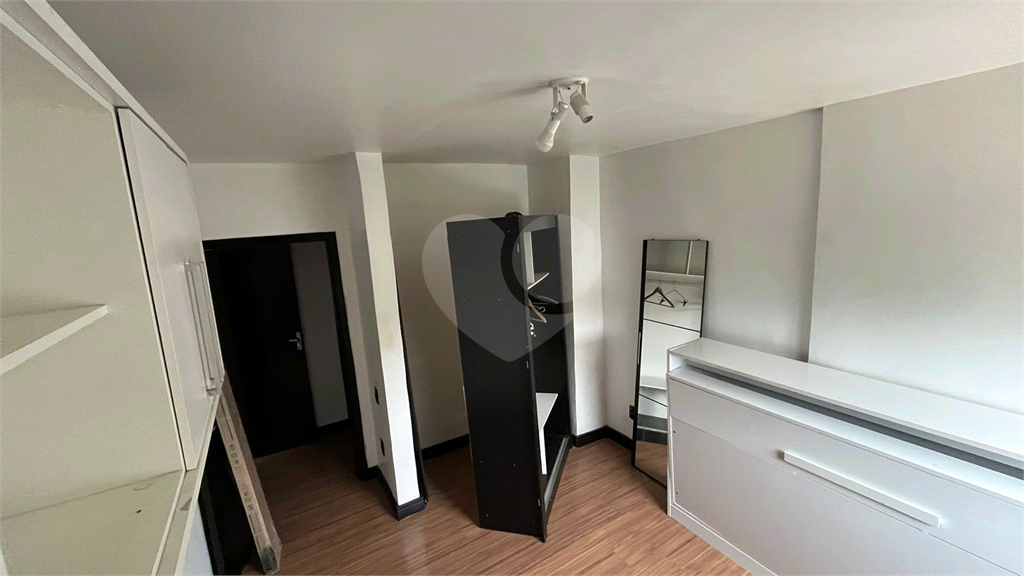 Apartamento no Cambuci (Ed. Condomínio Jardim Tropical)