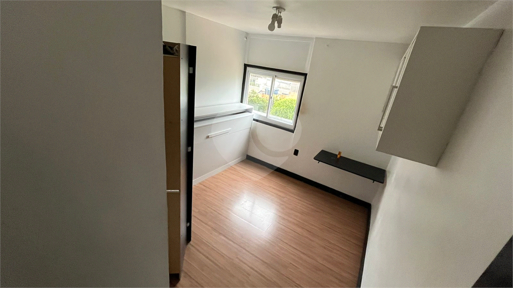 Apartamento no Cambuci (Ed. Condomínio Jardim Tropical)