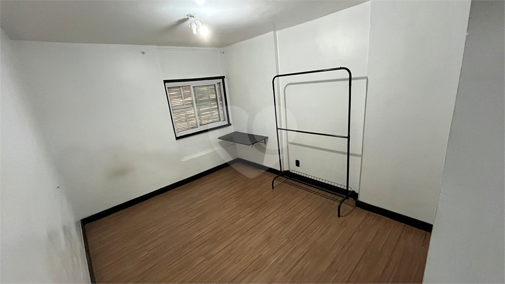Apartamento no Cambuci (Ed. Condomínio Jardim Tropical)