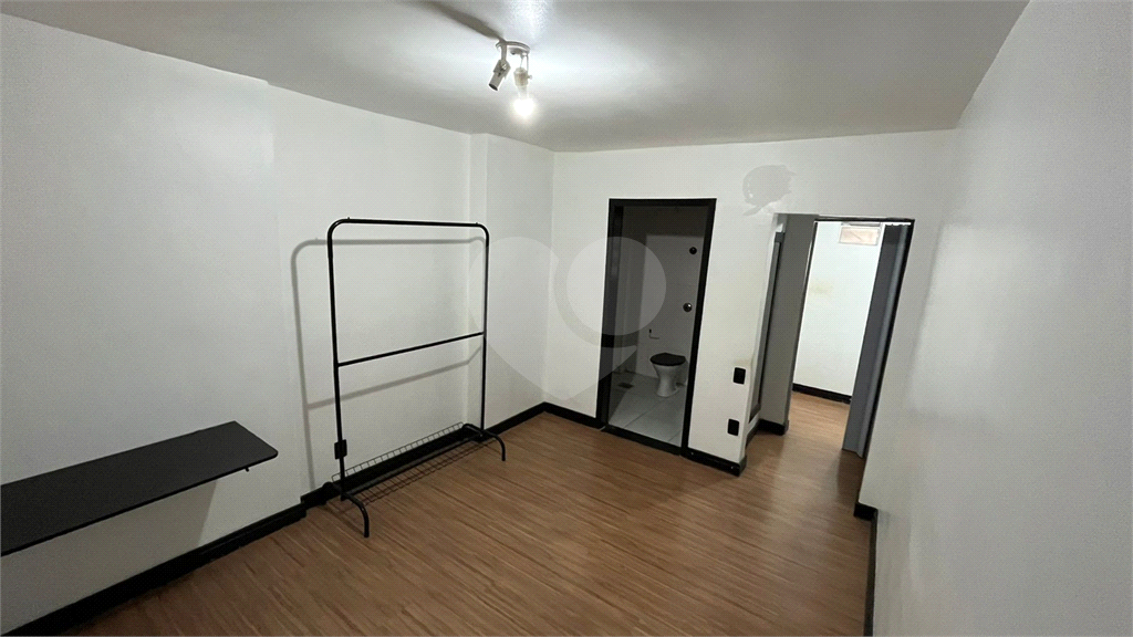 Apartamento no Cambuci (Ed. Condomínio Jardim Tropical)