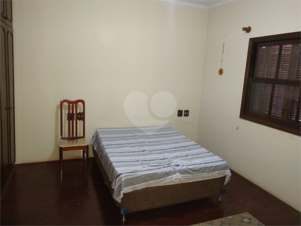 Casa à venda com 3 quartos, 198m² - Foto 8