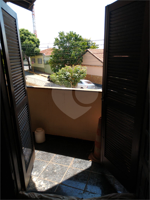 Casa à venda com 3 quartos, 198m² - Foto 2