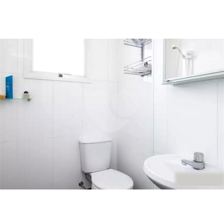 Apartamento de Altíssimo Padrão com Vista Única.