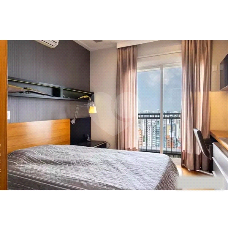 Apartamento de Altíssimo Padrão com Vista Única.