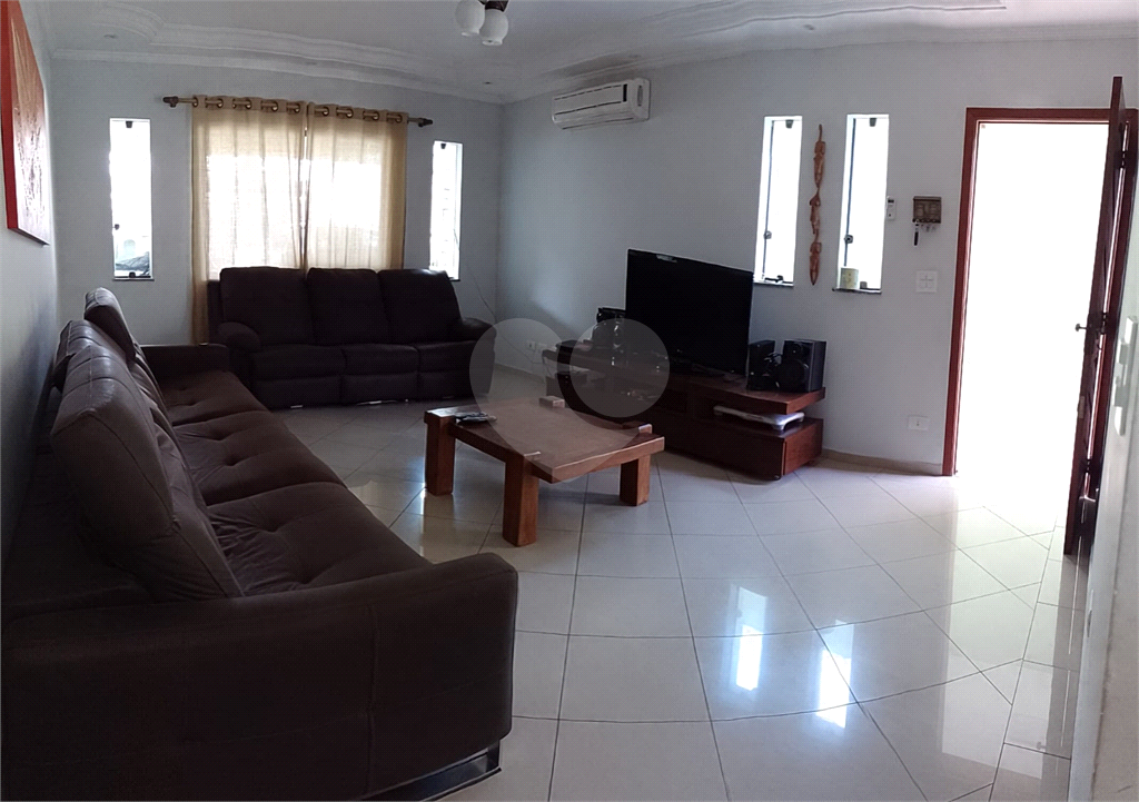 oportunidade Única! Sobrado Espetacular de 3 Quartos na Vila Clarice
