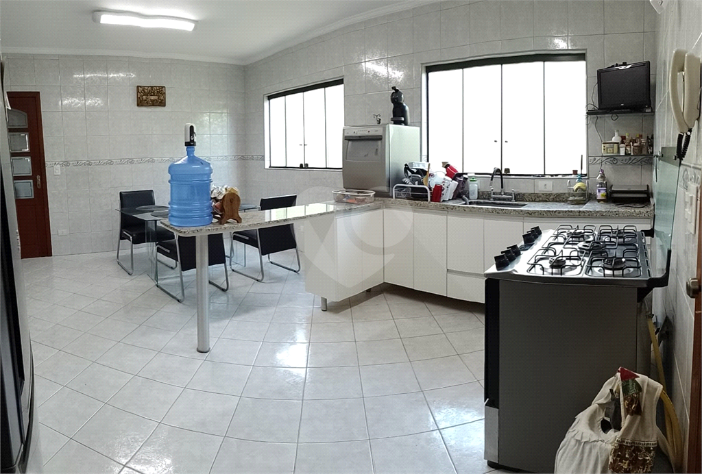 oportunidade Única! Sobrado Espetacular de 3 Quartos na Vila Clarice