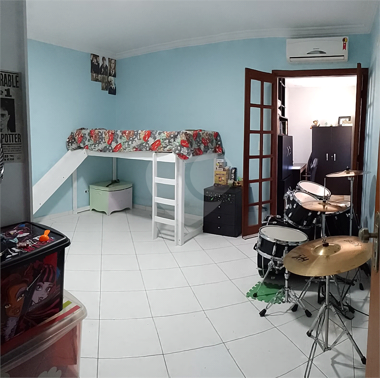 oportunidade Única! Sobrado Espetacular de 3 Quartos na Vila Clarice