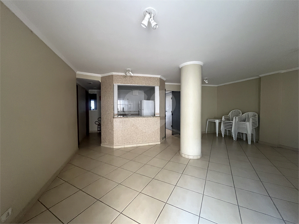 Apartamento com 2 dormitorios na Barra Funda