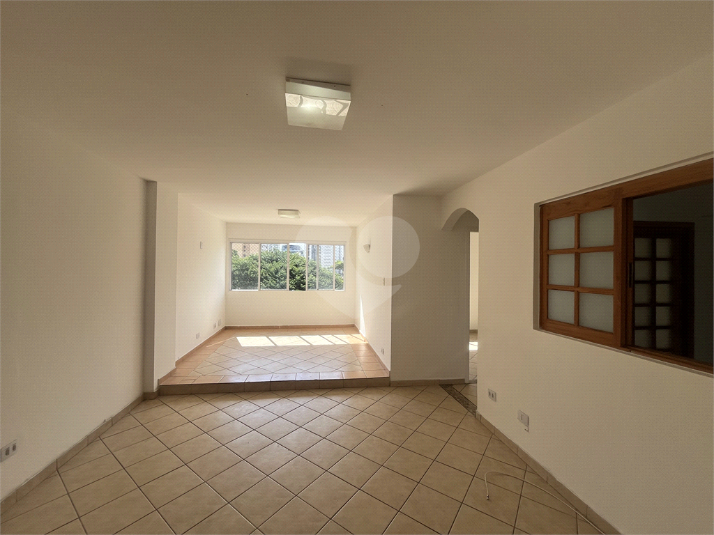 Apartamento com 2 dormitorios na Barra Funda
