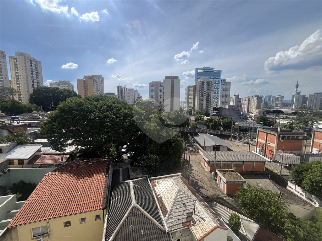 Apartamento com 2 dormitorios na Barra Funda