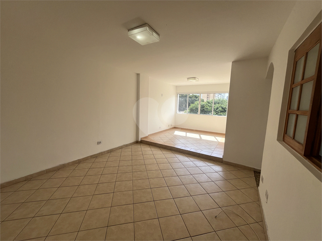 Apartamento com 2 dormitorios na Barra Funda