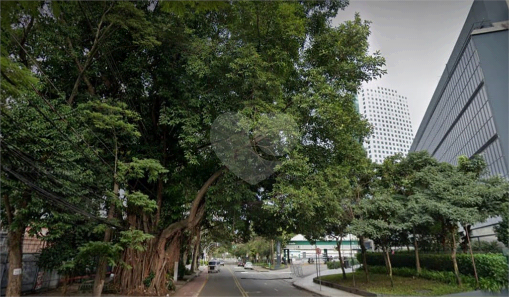 Terreno Residencial/Comercial em PINHEIROS com 550 m²