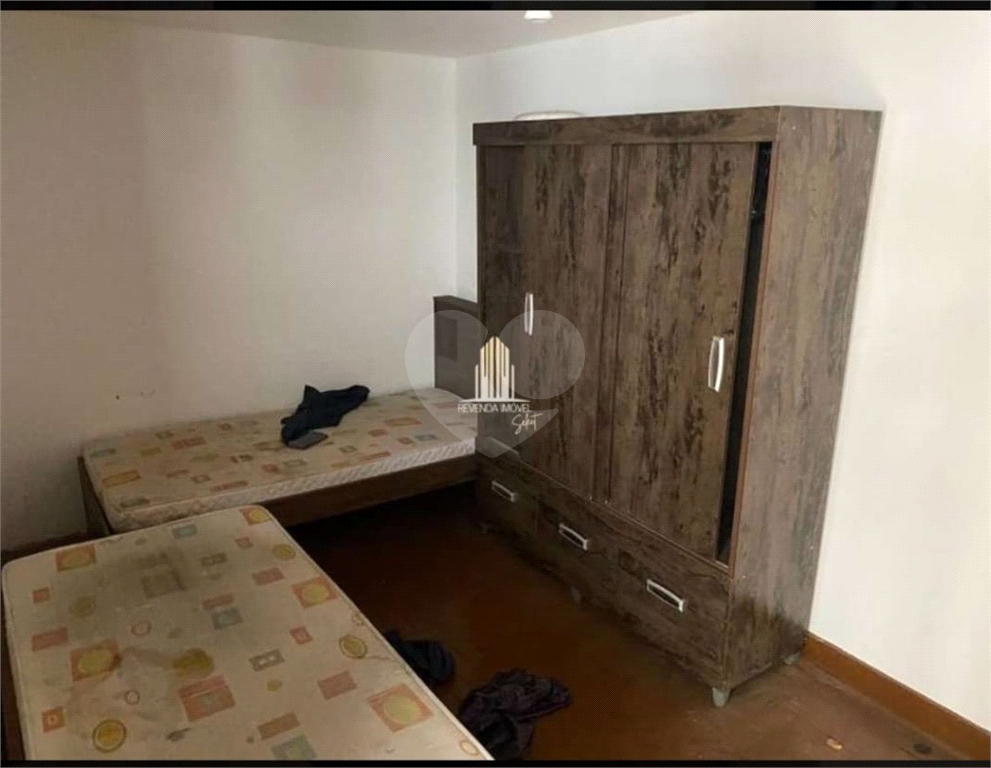 Terreno Residencial/Comercial em PINHEIROS com 550 m²