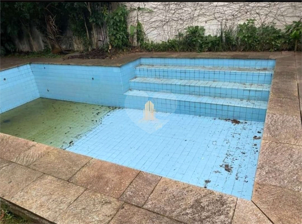 Terreno Residencial/Comercial em PINHEIROS com 550 m²