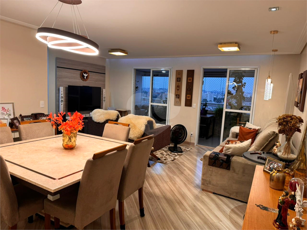 Apartamento todo automatizado com varanda e um lindo por do sol 
