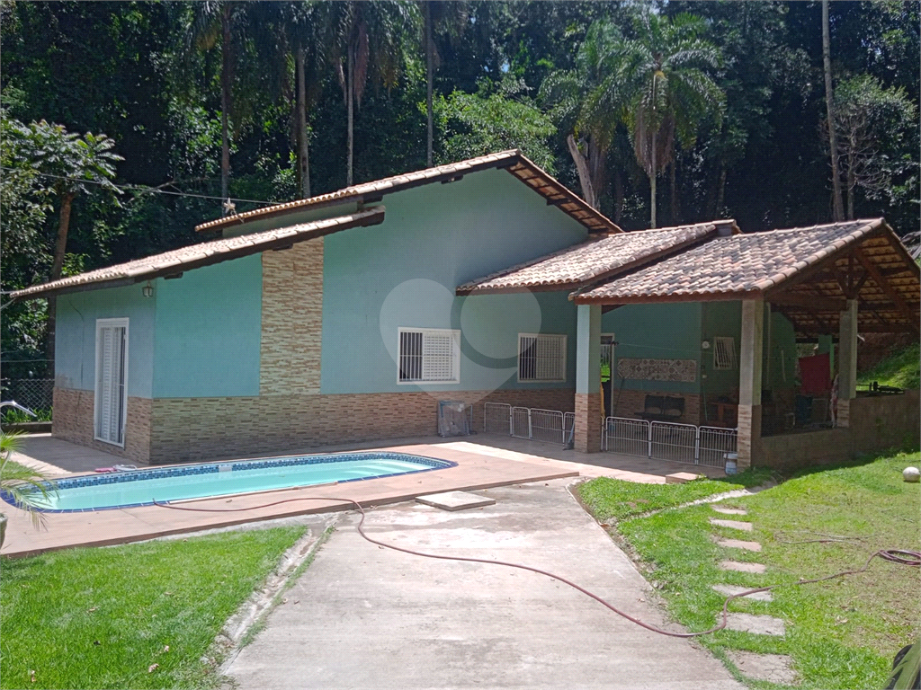 Casa de Condomínio à venda com 3 quartos, 200m² - Foto 1