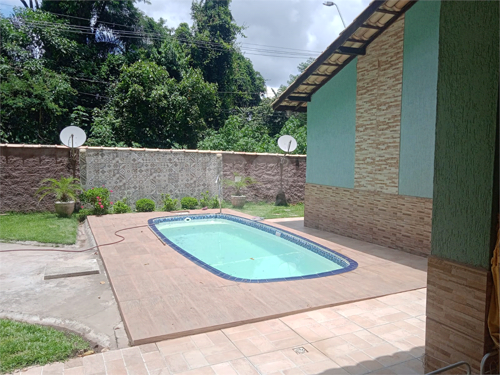 Casa de Condomínio à venda com 3 quartos, 200m² - Foto 2