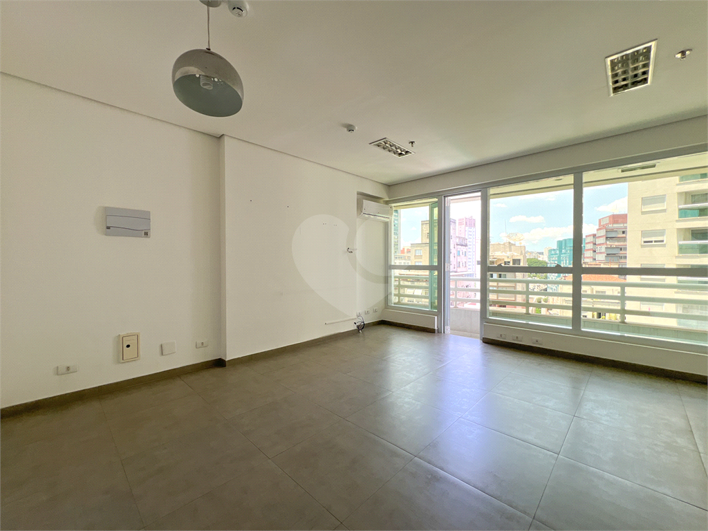 Vende-se: Sala Comercial de 30m², Rua Augusta - Consolação!!!