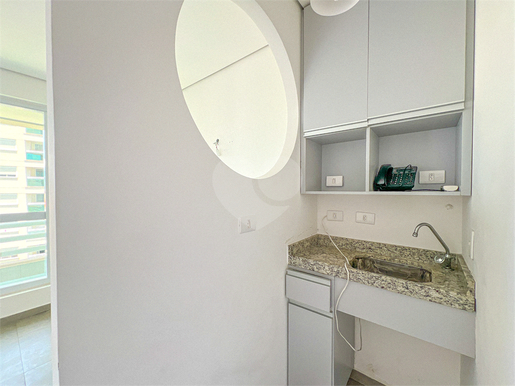 Vende-se: Sala Comercial de 30m², Rua Augusta - Consolação!!!