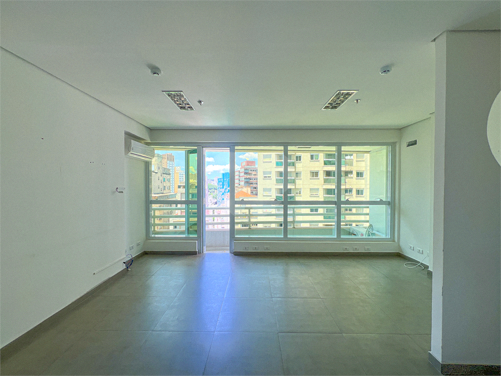 Vende-se: Sala Comercial de 30m², Rua Augusta - Consolação!!!