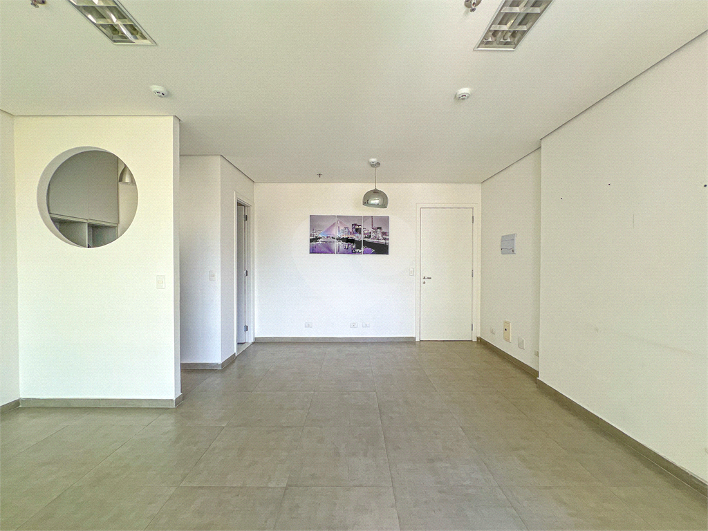 Vende-se: Sala Comercial de 30m², Rua Augusta - Consolação!!!