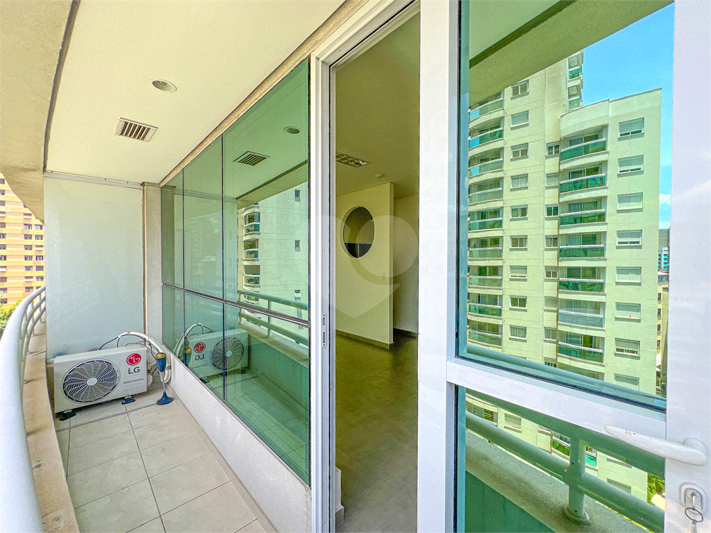 Vende-se: Sala Comercial de 30m², Rua Augusta - Consolação!!!