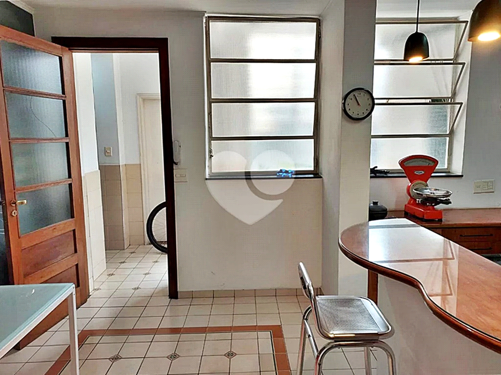 Apartamento à venda com 3 quartos, 200m² - Foto 10