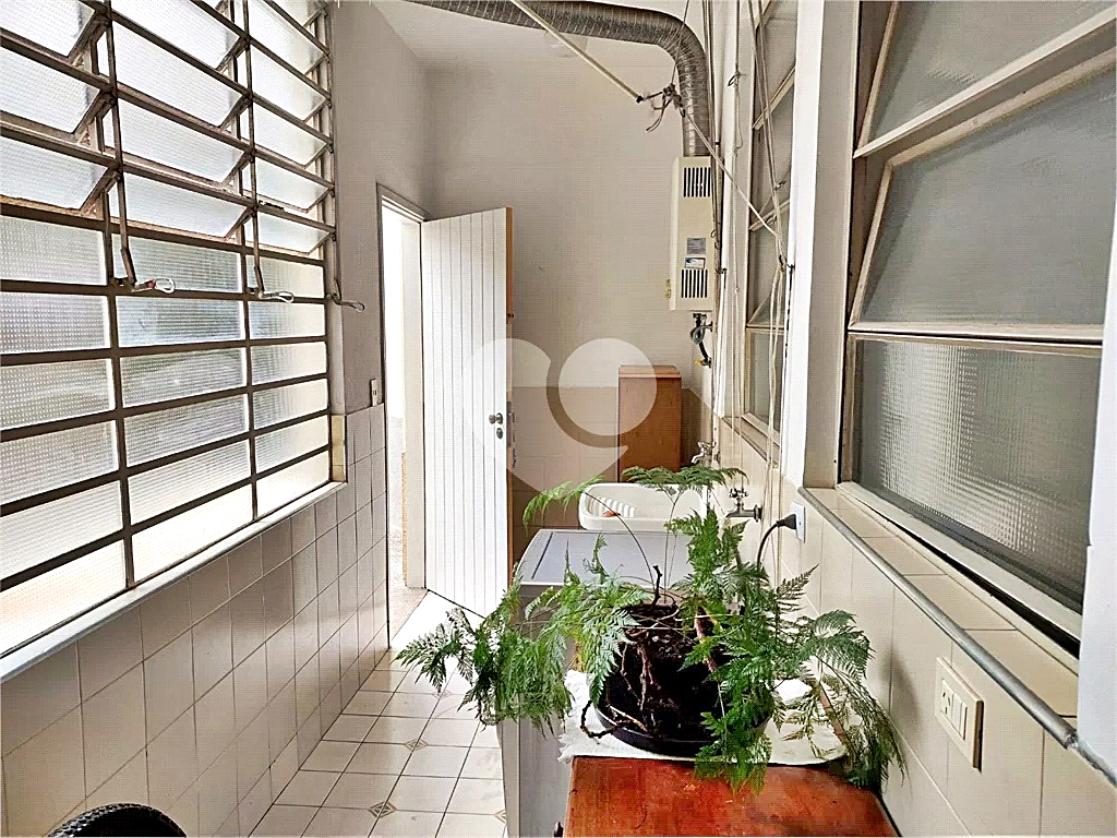 Apartamento à venda com 3 quartos, 200m² - Foto 17