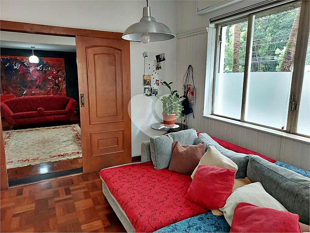 Apartamento à venda com 3 quartos, 200m² - Foto 5