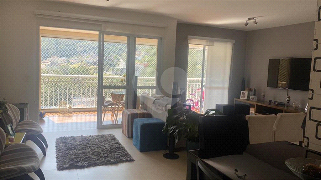 APARTAMENTO em HORTO