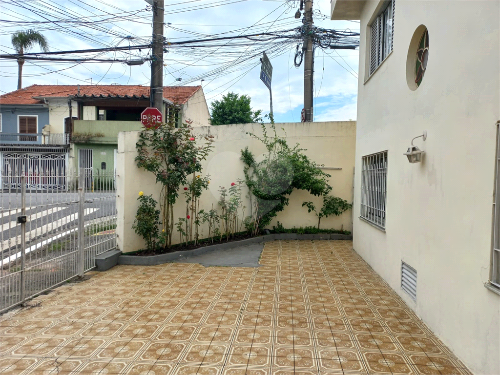 Tremembé Sobrado Residencial ou Comercial à venda em excelente localização com 3 quartos 3 vagas sala copa e cozinha e quintal                                      
