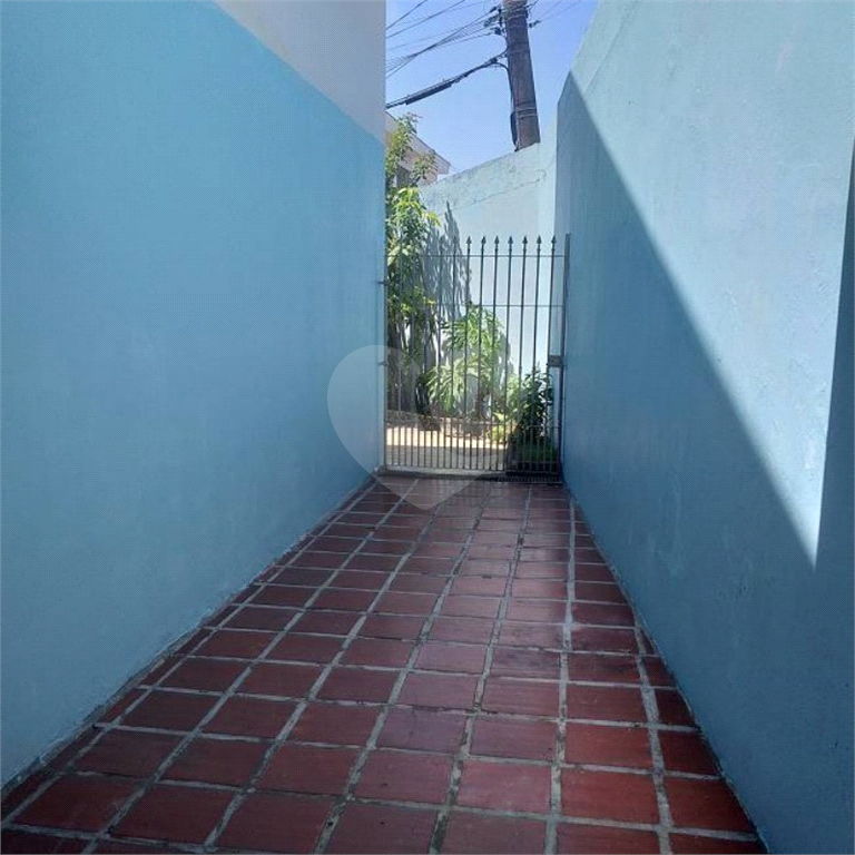 Tremembé Sobrado Residencial ou Comercial à venda em excelente localização com 3 quartos 3 vagas sala copa e cozinha e quintal                                      