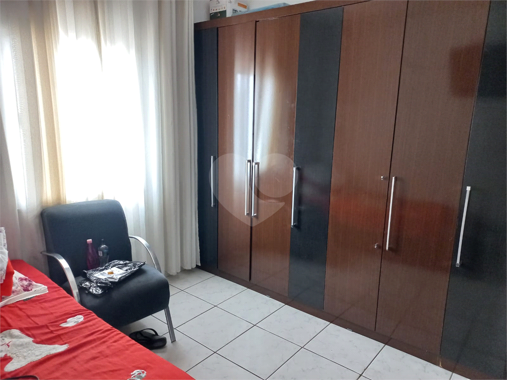 Tremembé Sobrado Residencial ou Comercial à venda em excelente localização com 3 quartos 3 vagas sala copa e cozinha e quintal                                      