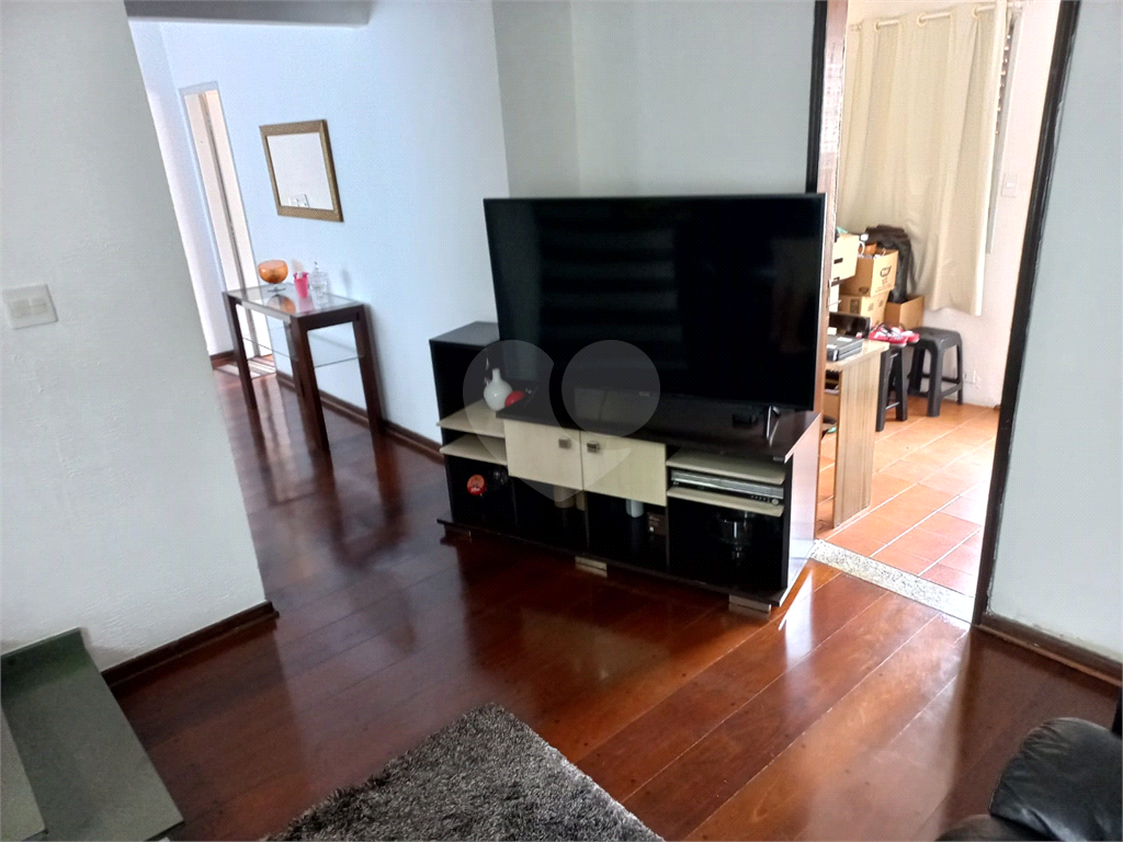 Tremembé Sobrado Residencial ou Comercial à venda em excelente localização com 3 quartos 3 vagas sala copa e cozinha e quintal                                      