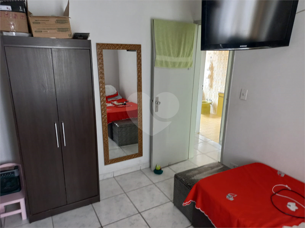 Tremembé Sobrado Residencial ou Comercial à venda em excelente localização com 3 quartos 3 vagas sala copa e cozinha e quintal                                      
